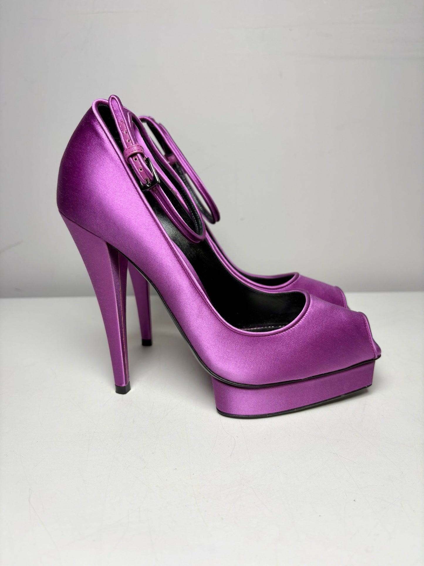 W Shoe Size 37.5 (7.5) Tom Ford Purple Satin Platform Pre-owned Heels