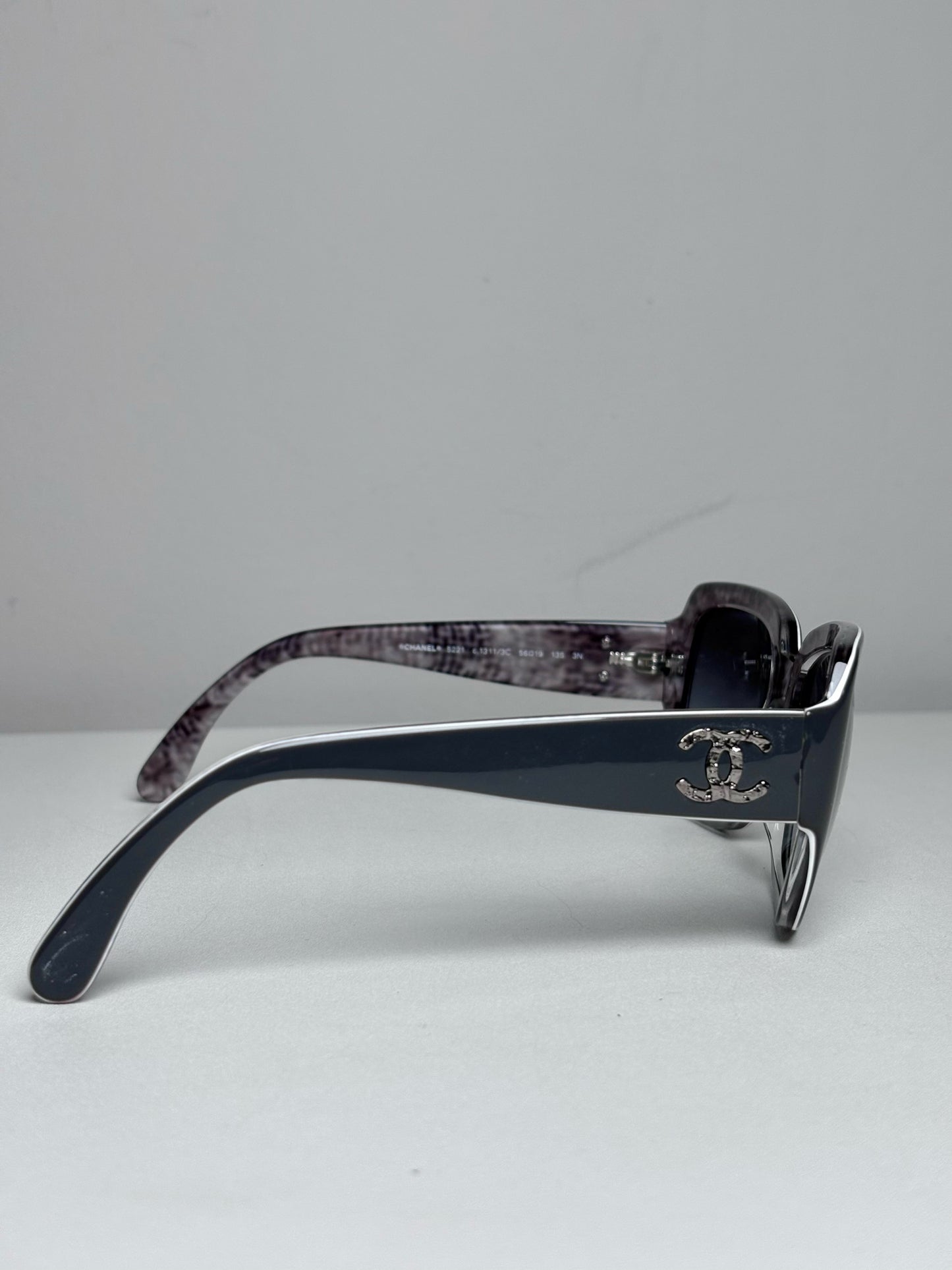 Chanel 5221 Square Frame Pre-owned Gray Acetate Sunglasses