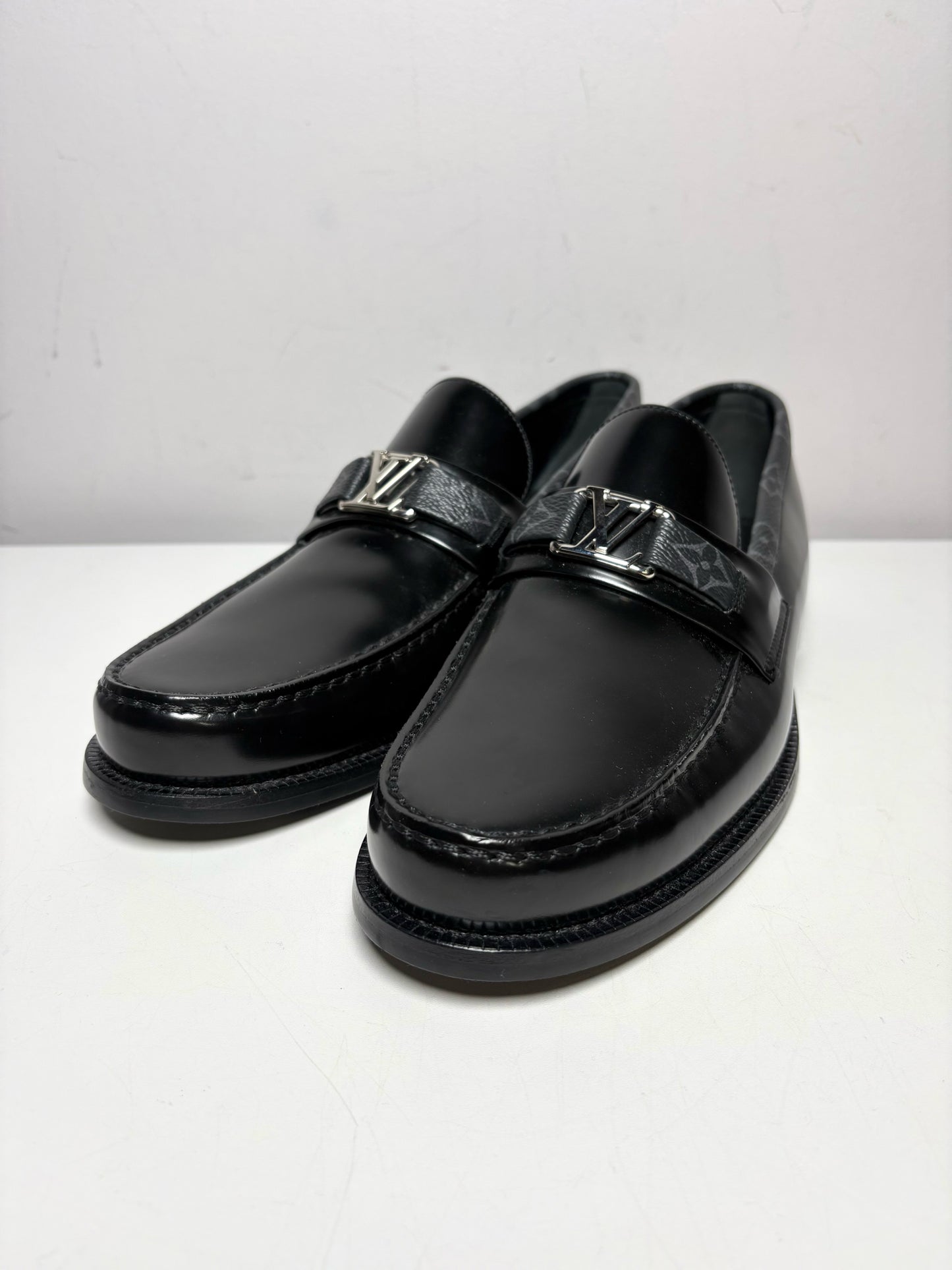 Louis Vuitton Black Leather Solid Mens Shoe Size 8M Men's Pre-owned, NWT Loafers