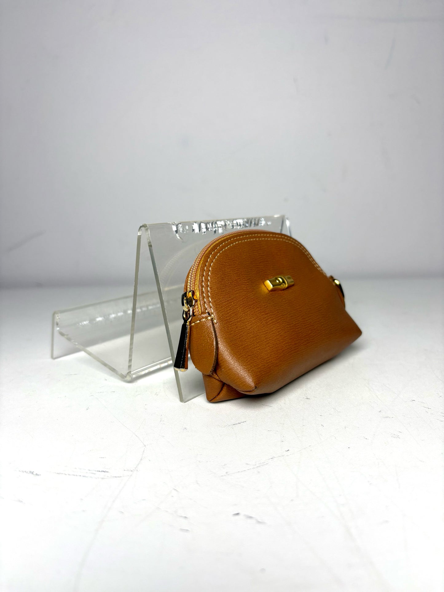 Longchamp Solid Leather Pre-owned Caramel Pouch Purse