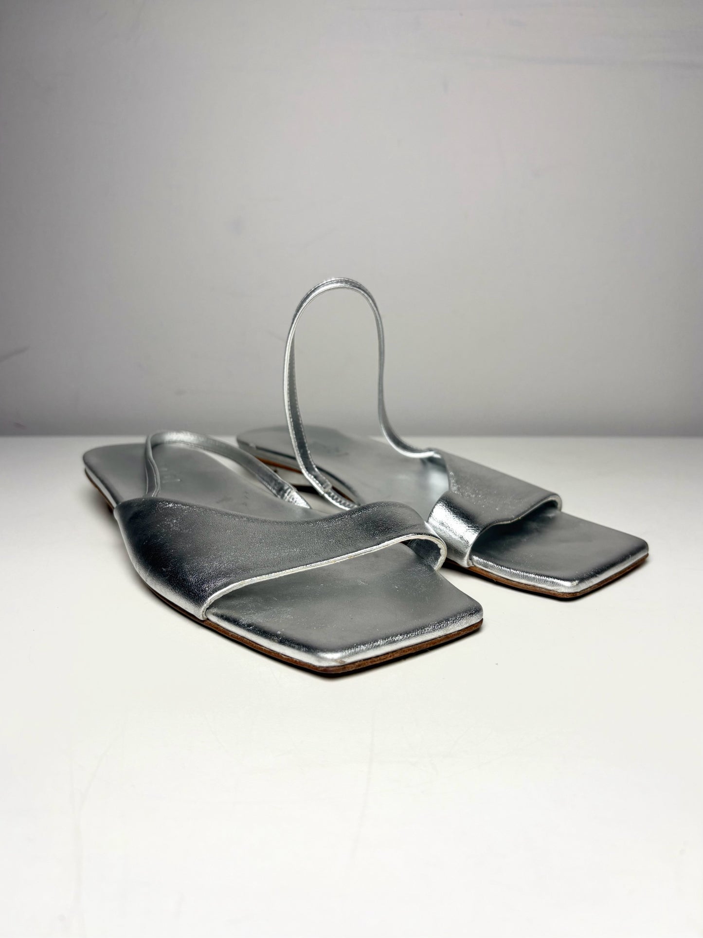 W Shoe Size 37.5 Tibi Avi Asymmetric Metallic Silver Pre-owned Flat Sandal