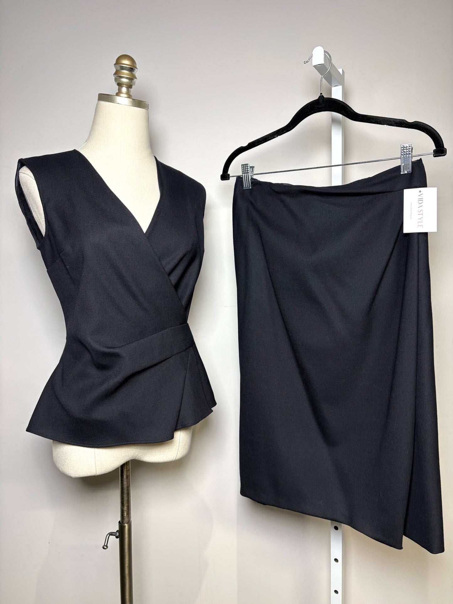 Women Size 38 (4 US) Jil Sander Navy Solid Women's Pre-owned, NWT Skirt