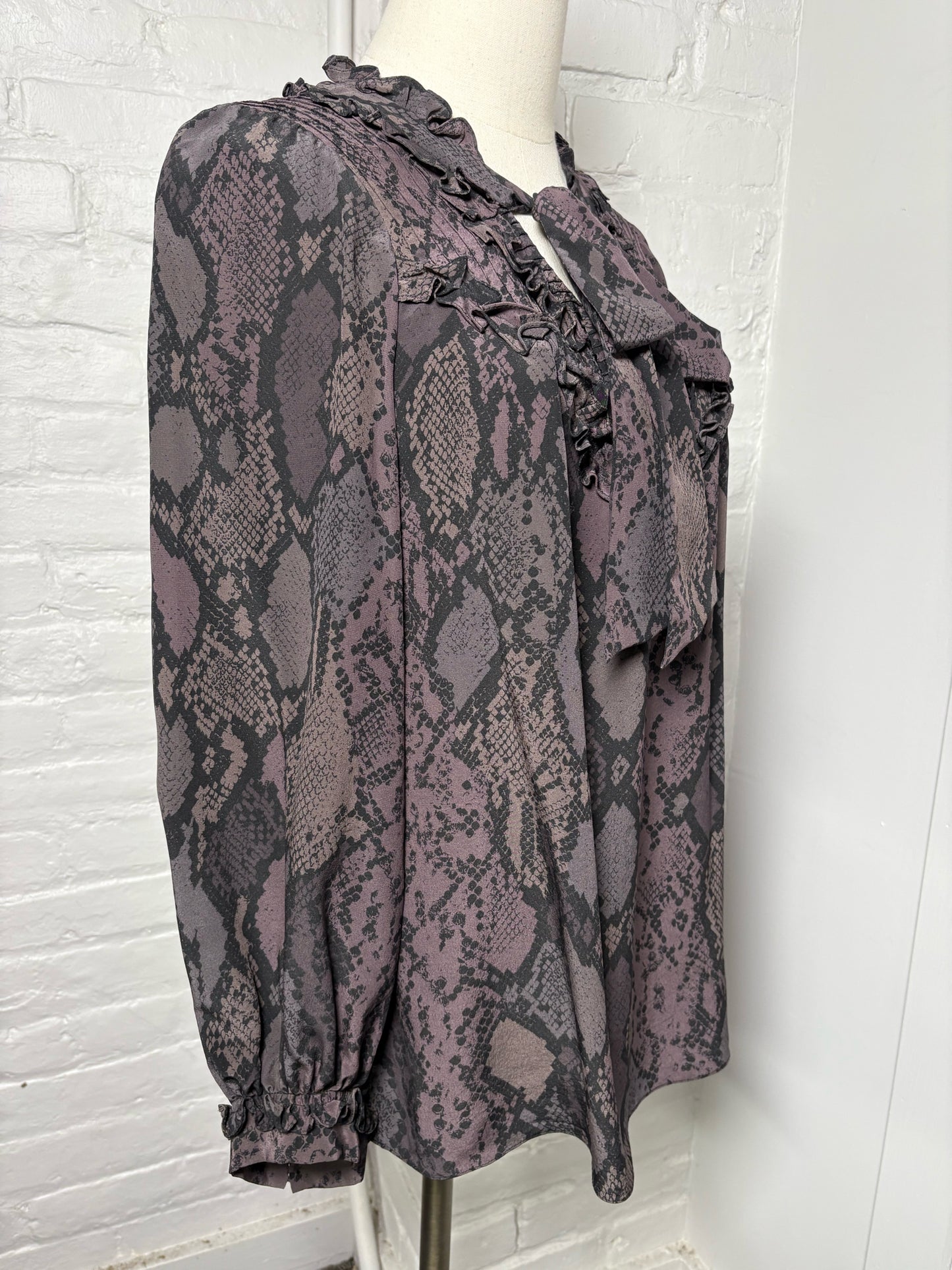 Women Size 10 Rebecca Taylor Gray, black, red Snakeskin Silk Blouse