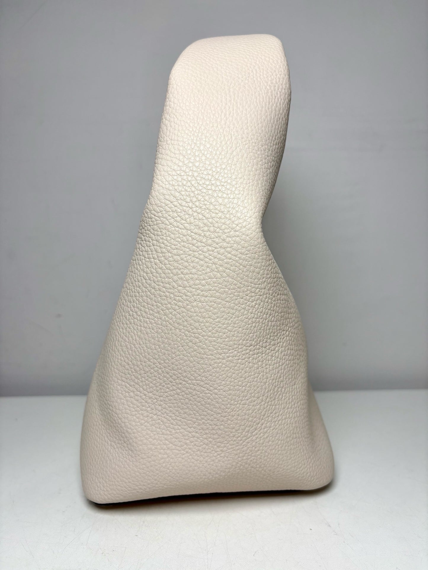 Women's Kazar Studio Cream Pebble Leather Pre-Owned Small Dumpling Purse