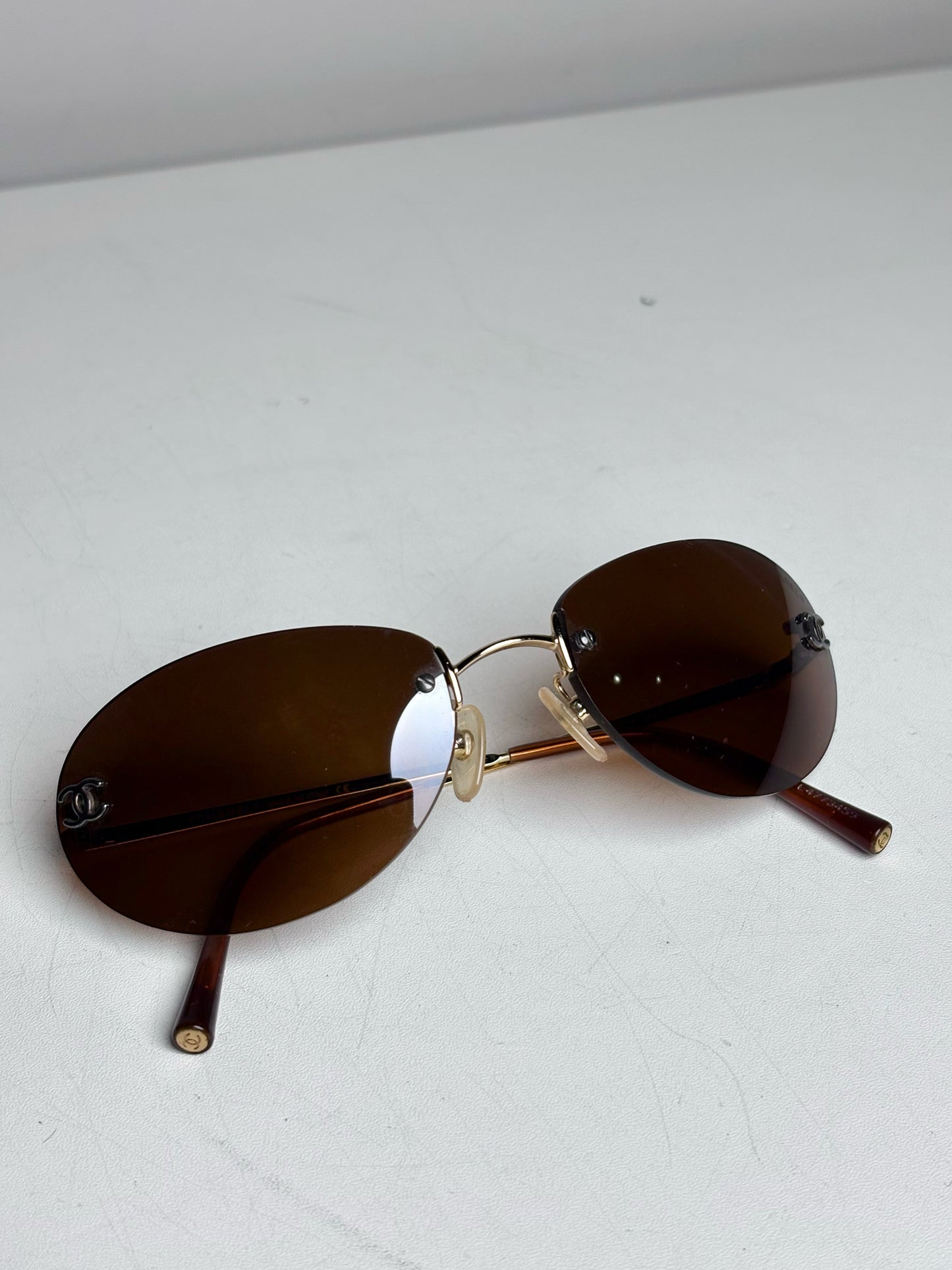 Chanel #4013 Rimless Vintage Y2K Pre-owned Gold Sunglasses