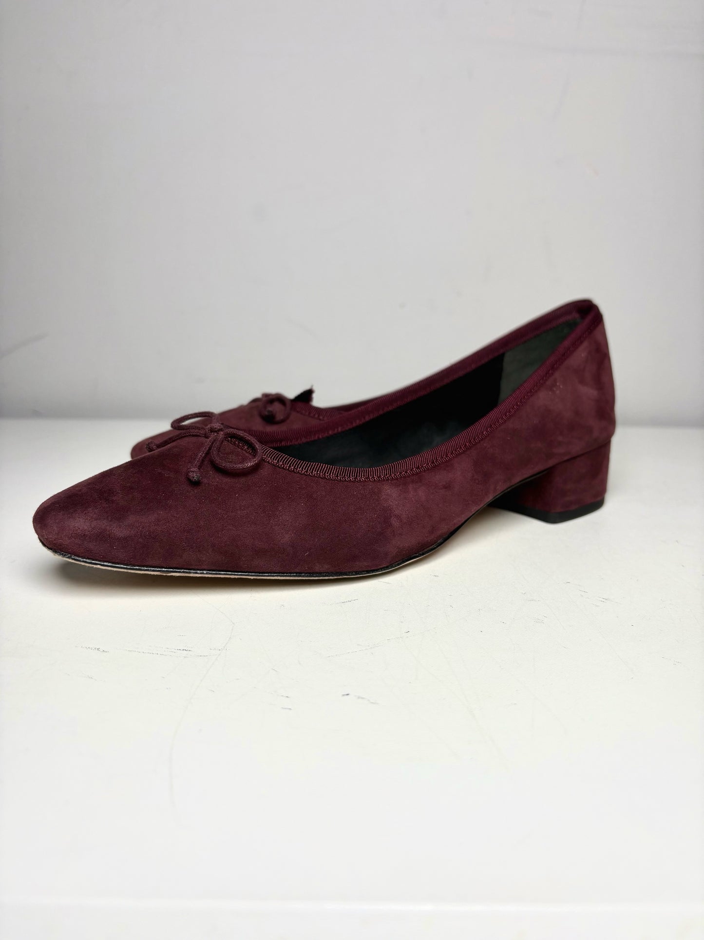 W Shoe Size 7.5 Veronica Beard Burgundy Suede Heels