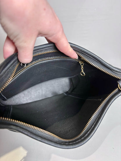 Coach Solid Vintage Leather Pre-owned Black Leather Medium Purse