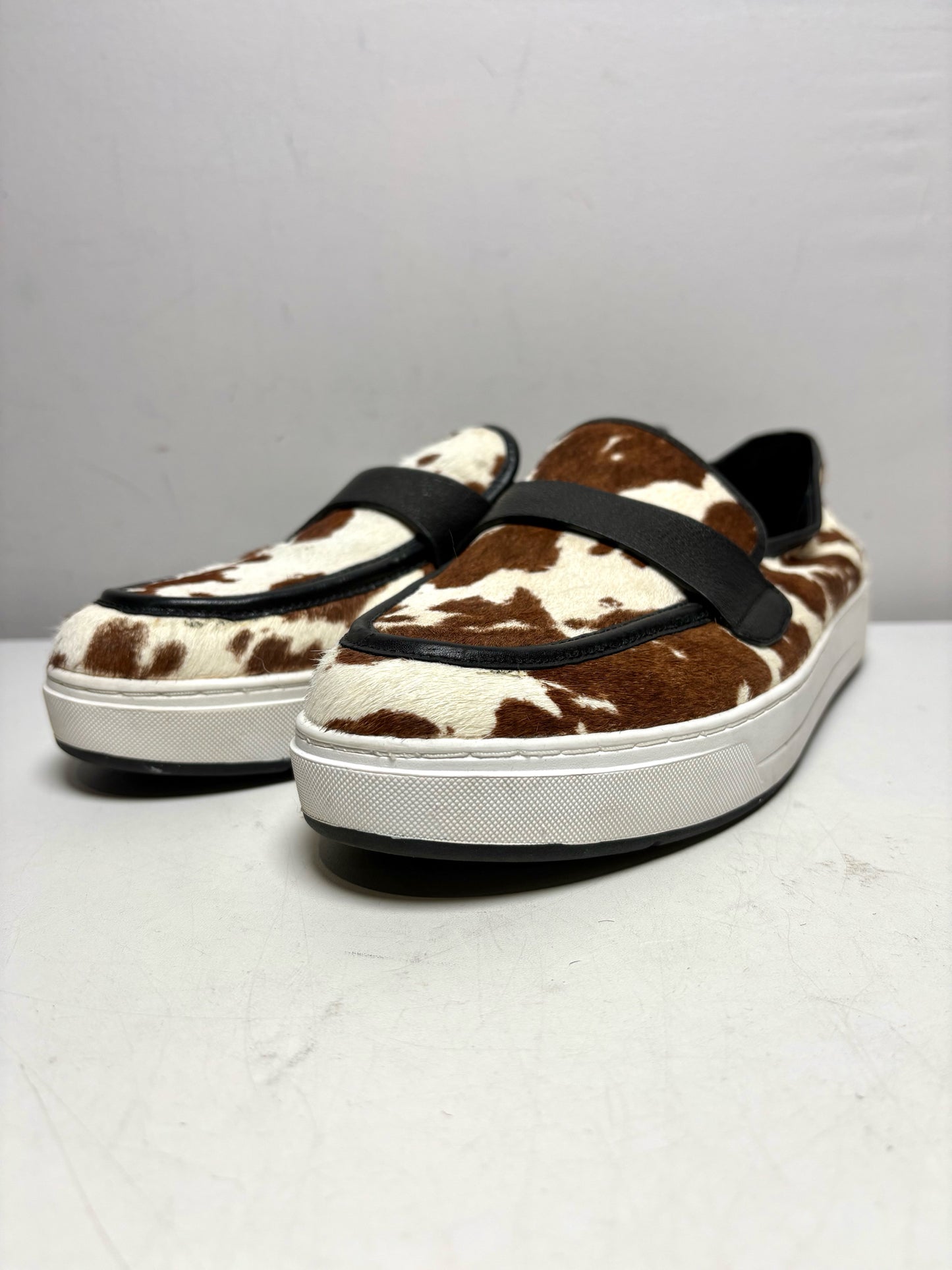 Women's Shoe Size 9.5 Donald J. Pliner Richiieeh Brown & Cream Cow Print Calf Hair NWT Pre-Owned Slip-Ons