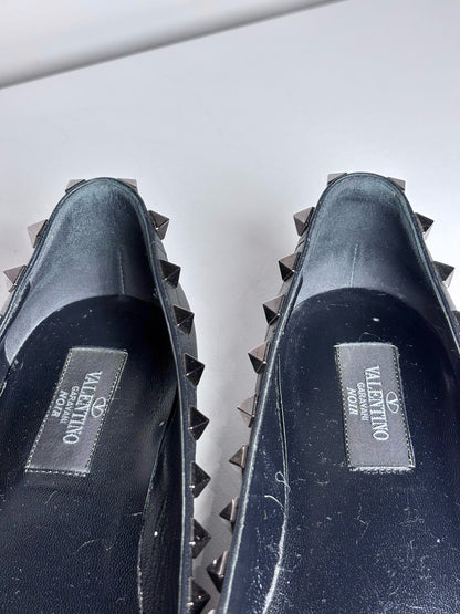 W Shoe Size 36 (6, US) Valentino Garavani Black Leather Rockstud Pre-owned Flats