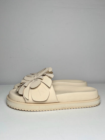 W Shoe Size 8 Farm Rio Ivory Vegan Leather Pre-owned Slip-ons