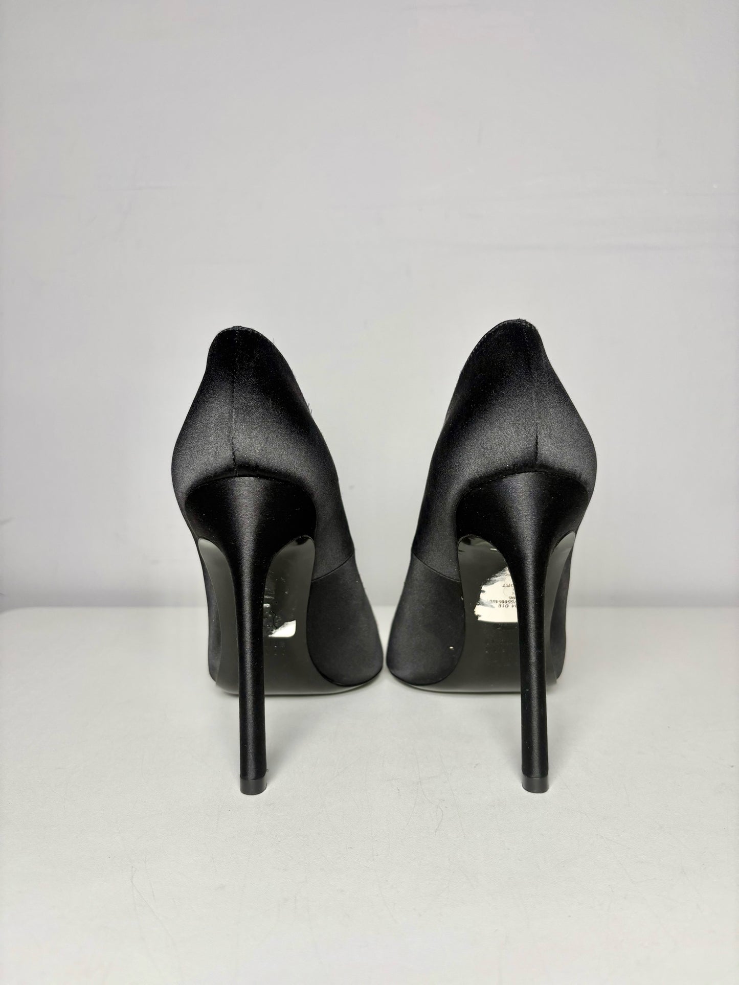 W Shoe Size 8.5 Stuart Weitzman Black Satin Pre-owned Heels