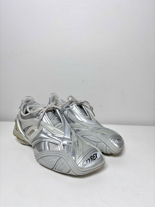 W Shoe Size 36 (6, US) Balenciaga Silver Rubber Sneakers
