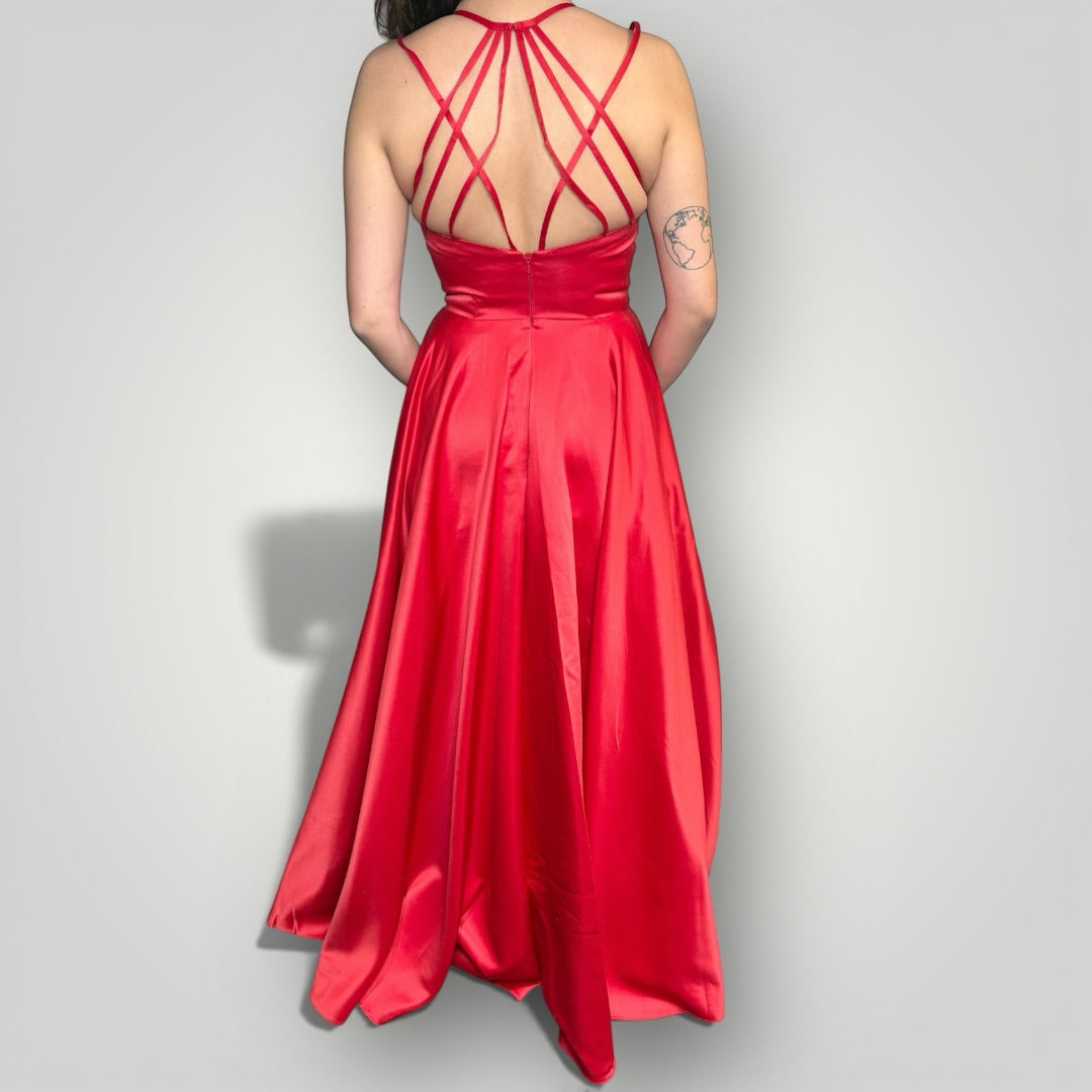Women Size 6 Loman Red Solid Gown