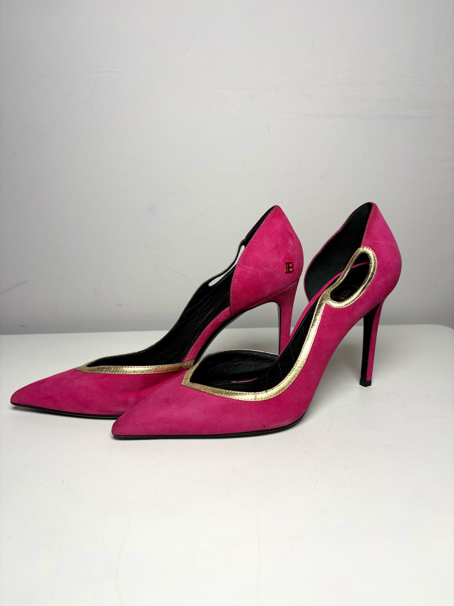 W Size 39 (8 - 8.5) Balmain Miley Fuchsia, Gold Trim Leather Suede NWOT Heels