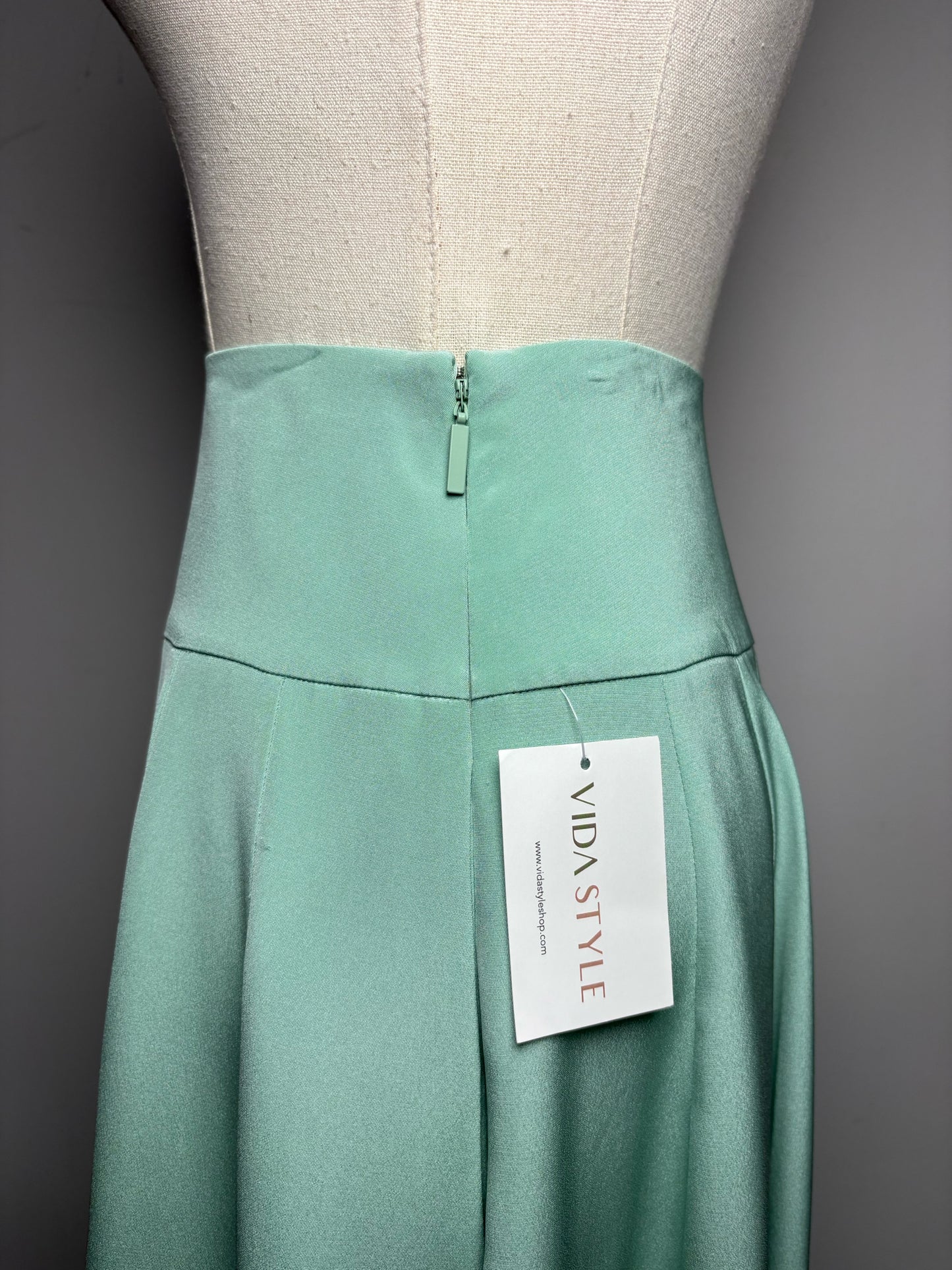 Women's Size 8 Tibi Lantern Mint Green Pure Silk Pre-Owned Midi Skirt