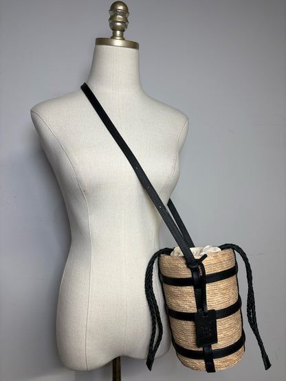 Women's Altuzarra Small Watermill Beige Woven Straw Black Leather Pre-Owned Bucket Bag