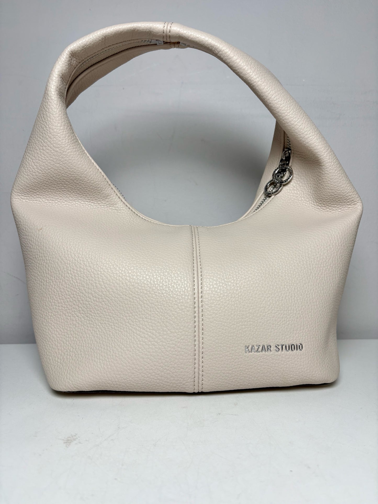 Women's Kazar Studio Cream Pebble Leather Pre-Owned Small Dumpling Purse