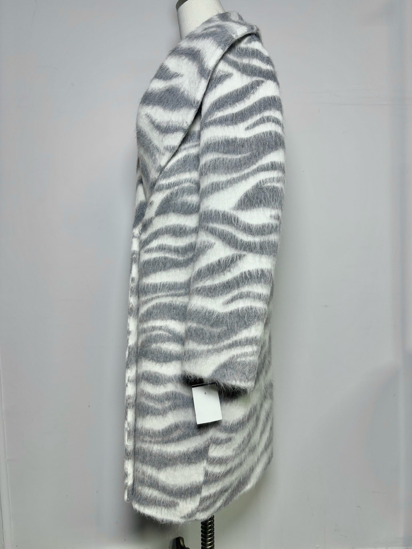 Women Size 10 Peserico White Zebra 50% Wool 49% Alpca 1% Nylon Coat