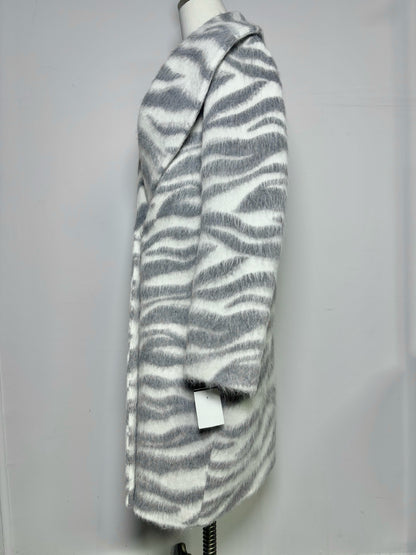 Women Size 10 Peserico White Zebra 50% Wool 49% Alpca 1% Nylon Coat