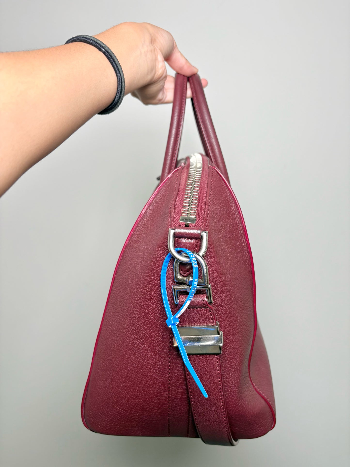 Leather Givenchy Grained Leather Pre-owned Burgundy Goatskin Medium Purse