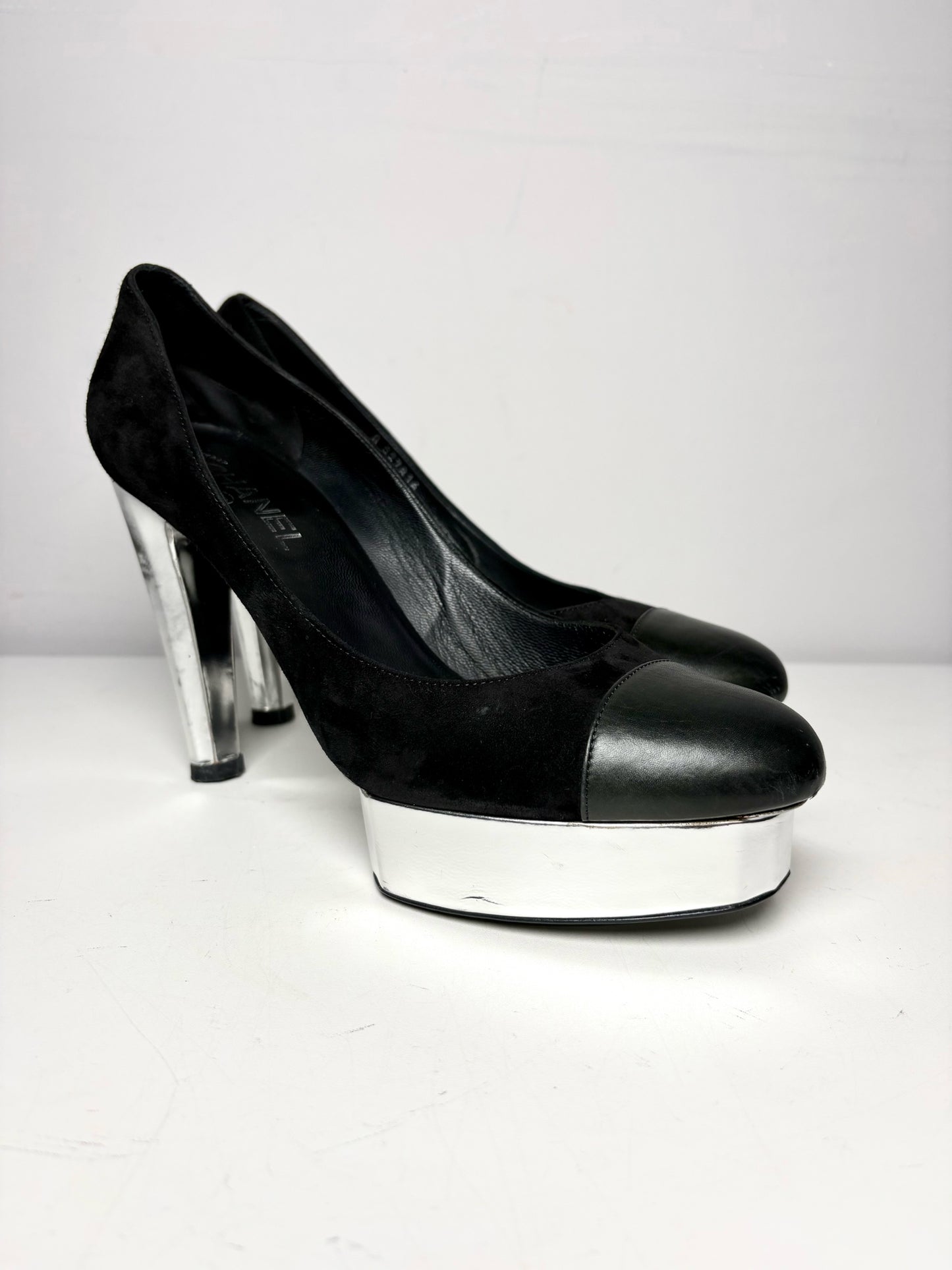 W Shoe Size 41.5 Chanel Black, Silver Leather Suede Pre-owned Heels
