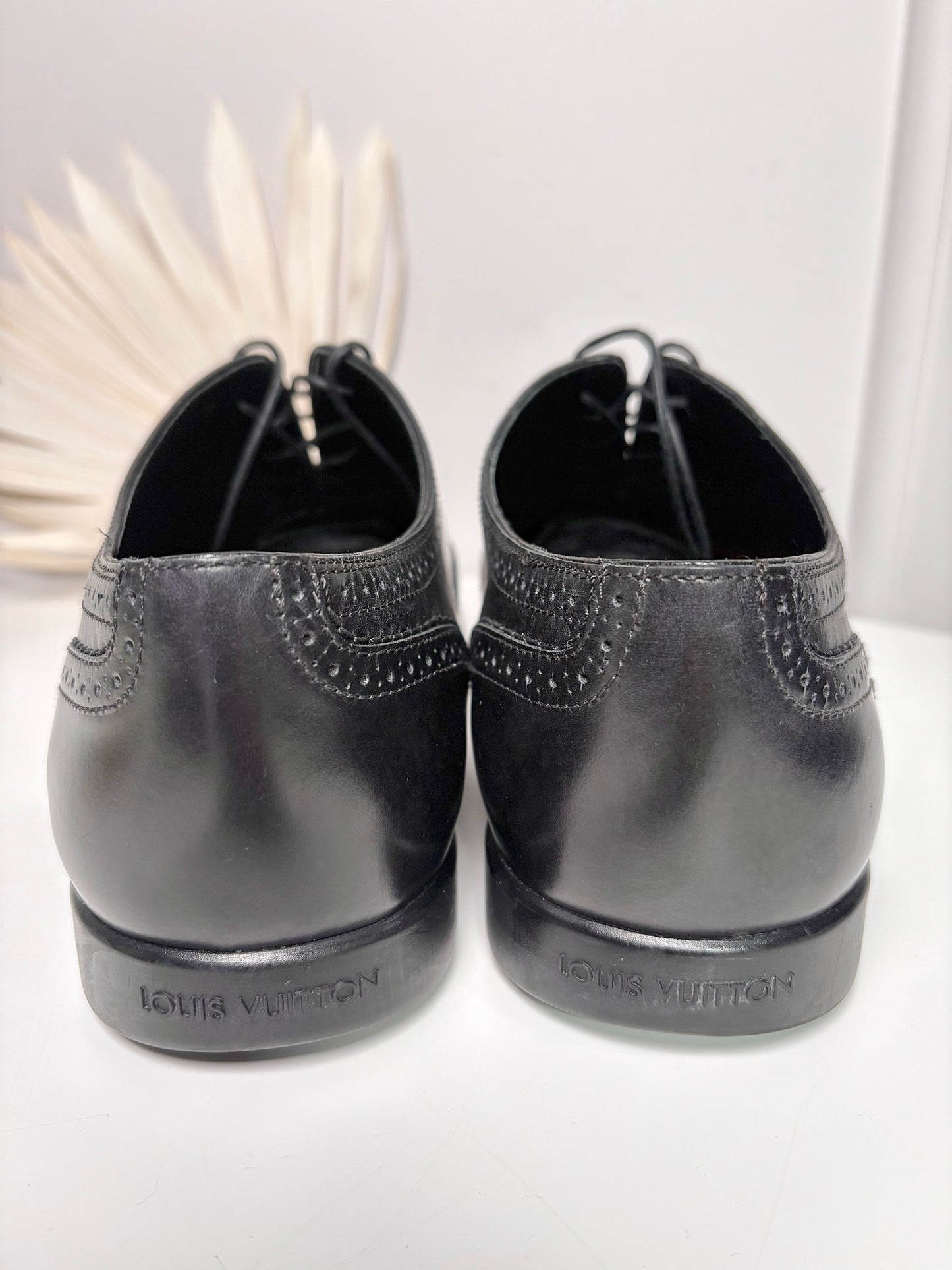 Louis Vuitton Black Leather Solid Size 8 Cowhide Men's Shoes