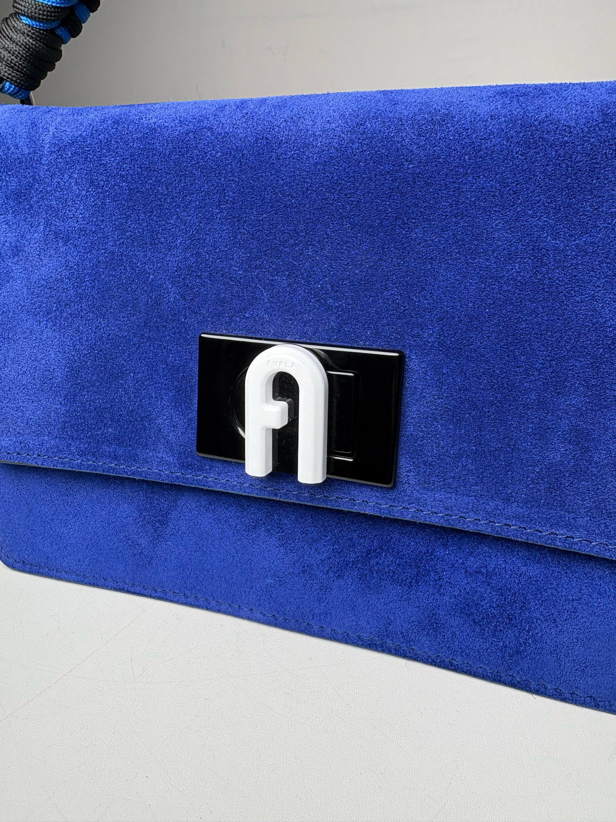 Women's Rare Furla 1927 Soft Cobalt Blue Suede Pre-Owned Mini Crossbody Purse