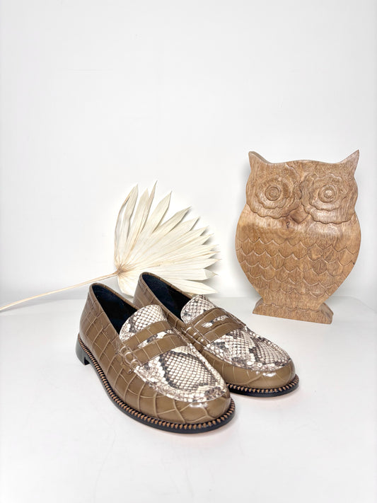 W Shoe Size 8 Freda Salvador Olive Green, Snakeskin Print Leather NWOT Loafers