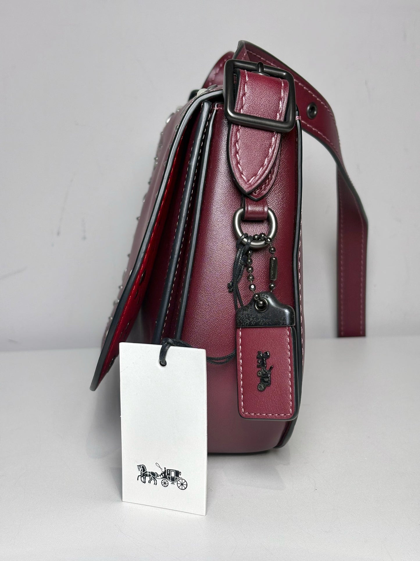 Women's Coach 20115 Pearls, Grommets Leather Pre-owned Bordeaux Saddle Bag