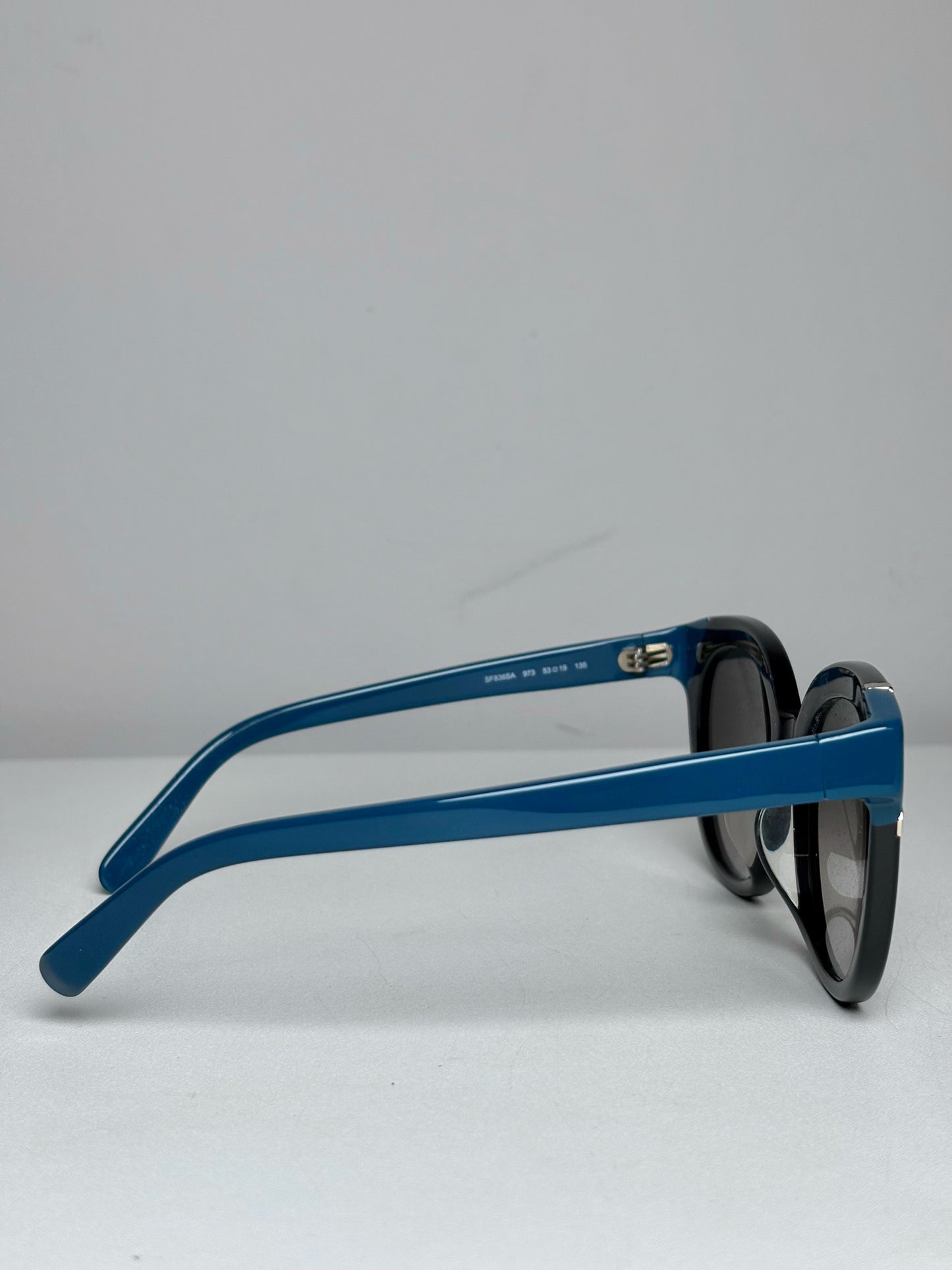 Salvatore Ferragamo Cat Eye Butterfly Pre-owned Black, Teal Sunglasses