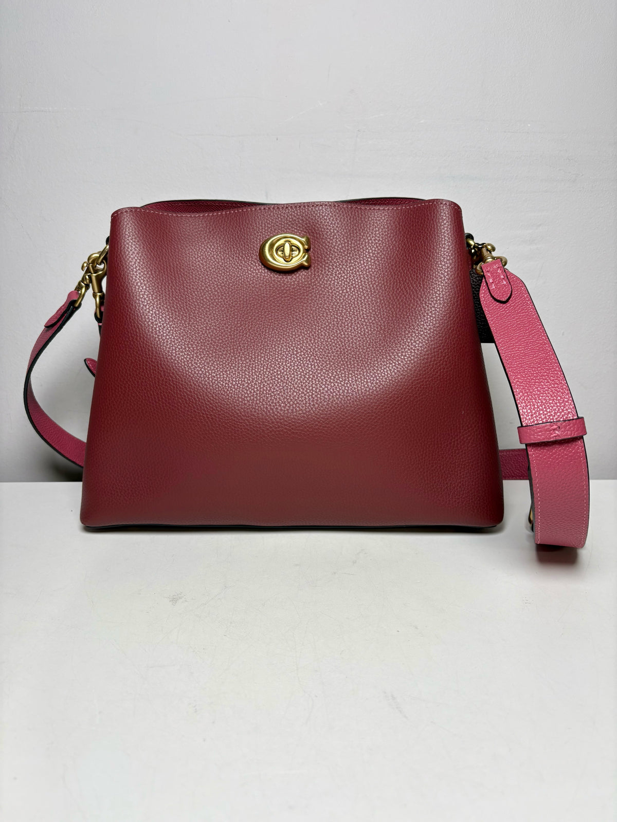 Women's Coach Willow C2590 Berry Colorblock Leather Pre-Owned Medium Shoulder Crossbody Bag
