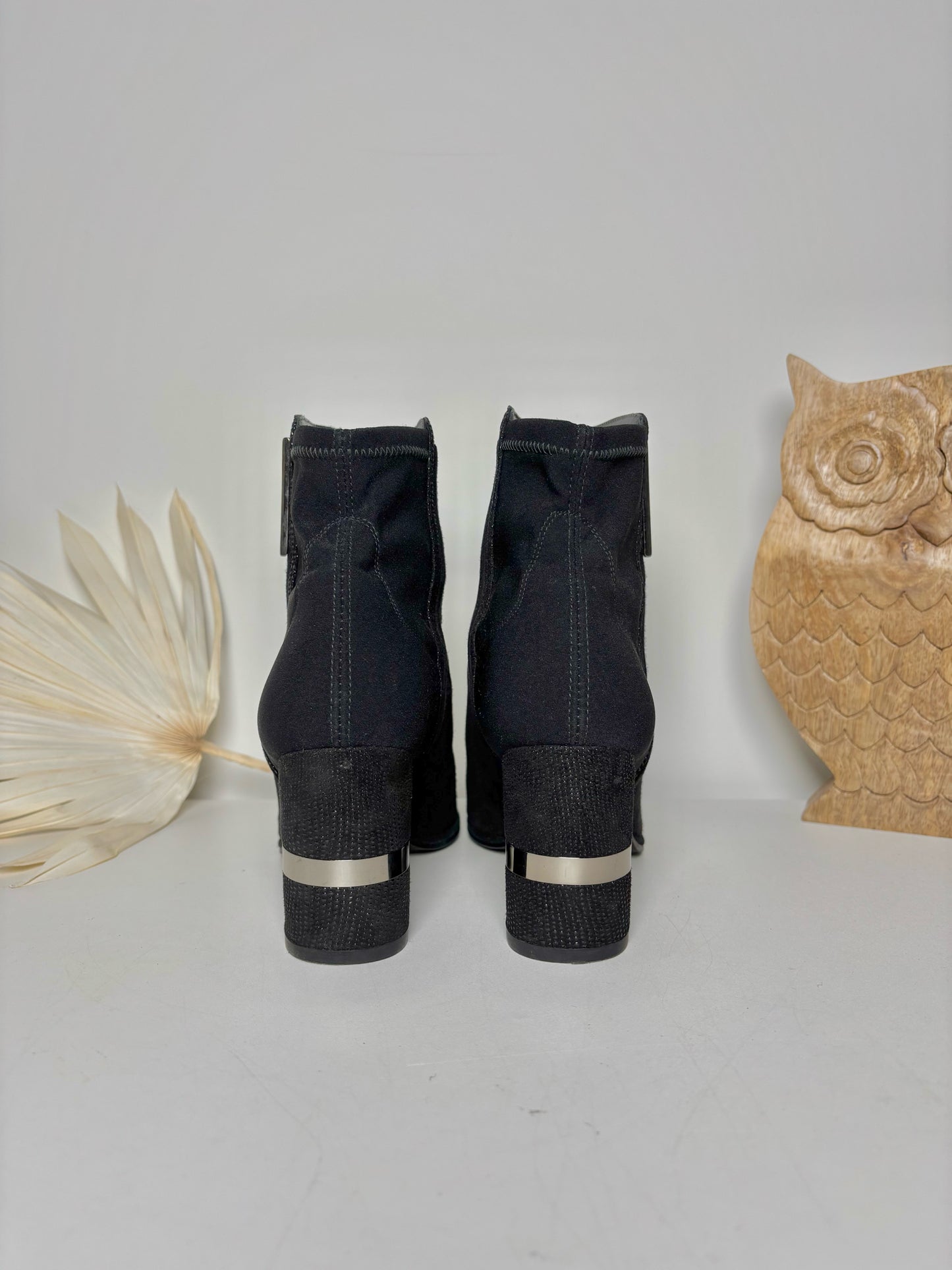 W Shoe Size 8 Stuart Weitzman Black Leather Suede Ankle Boots