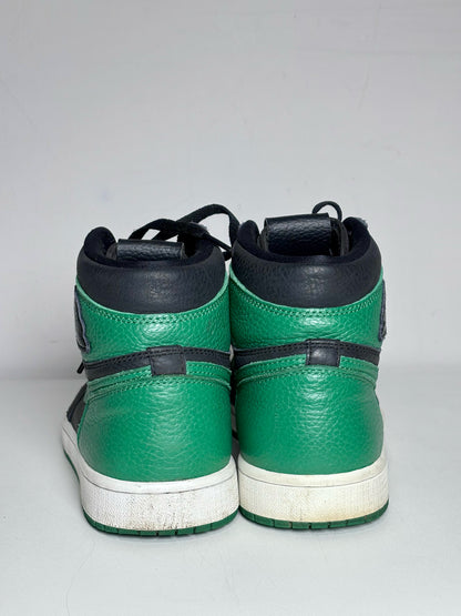 W Shoe Size 8 Nike Pine Green, Black Leather Women's Pre-owned Sneakers
