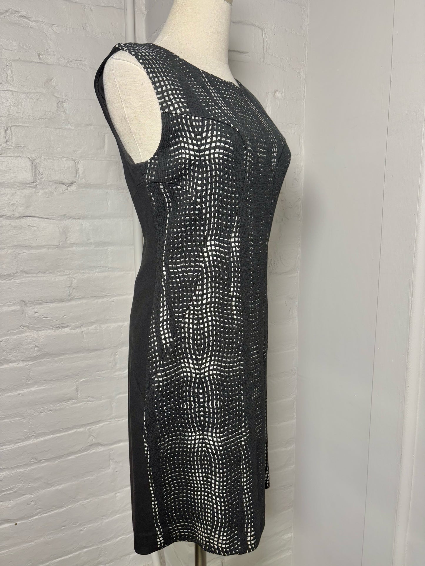 Women Size 8 Diane Von Furstenberg Black Knitted Vintage Dress