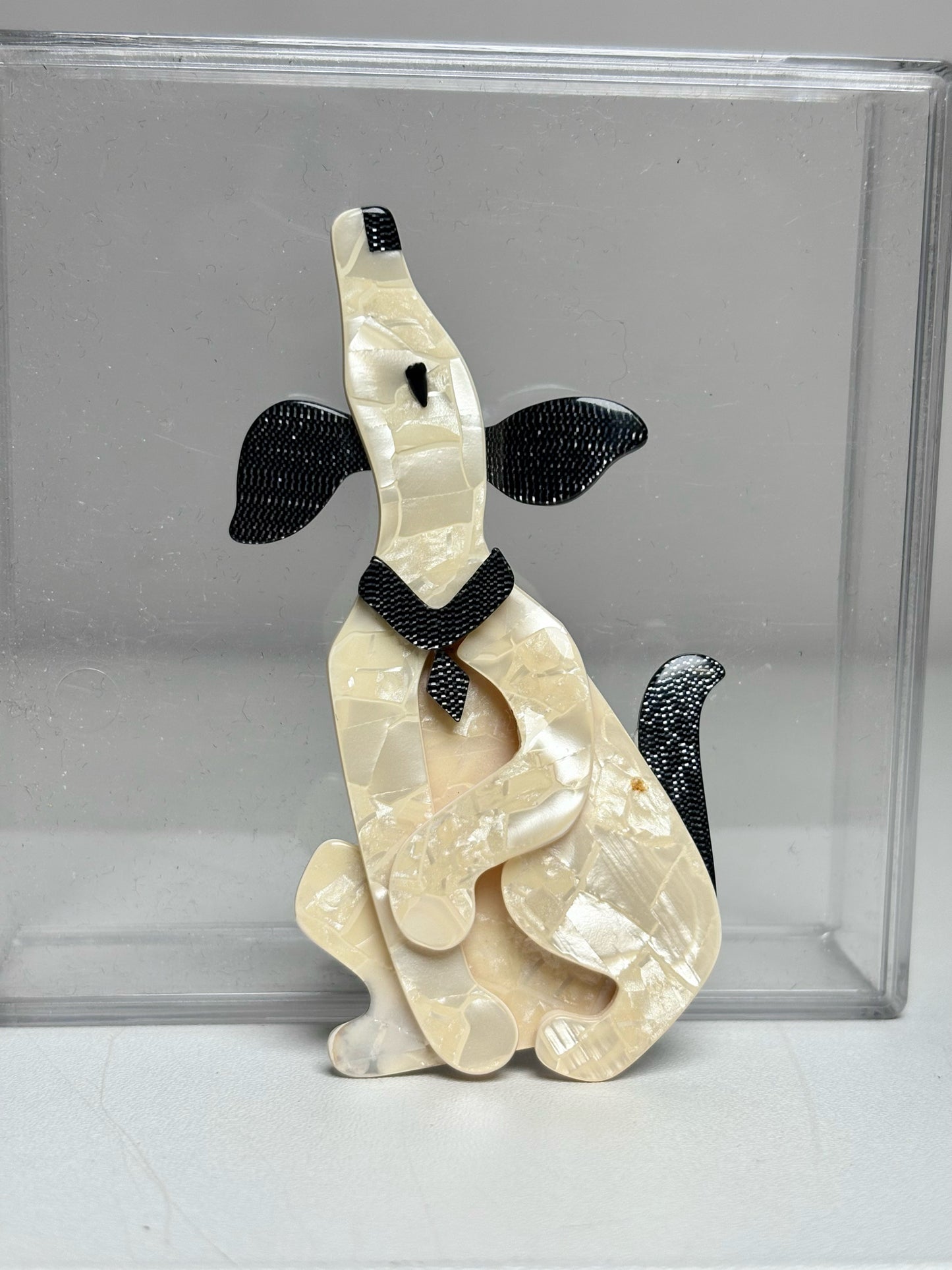 Beige, Black Lea Stein Vintage Howling Dog Pearly Beige, Black Pre-owned Pendant