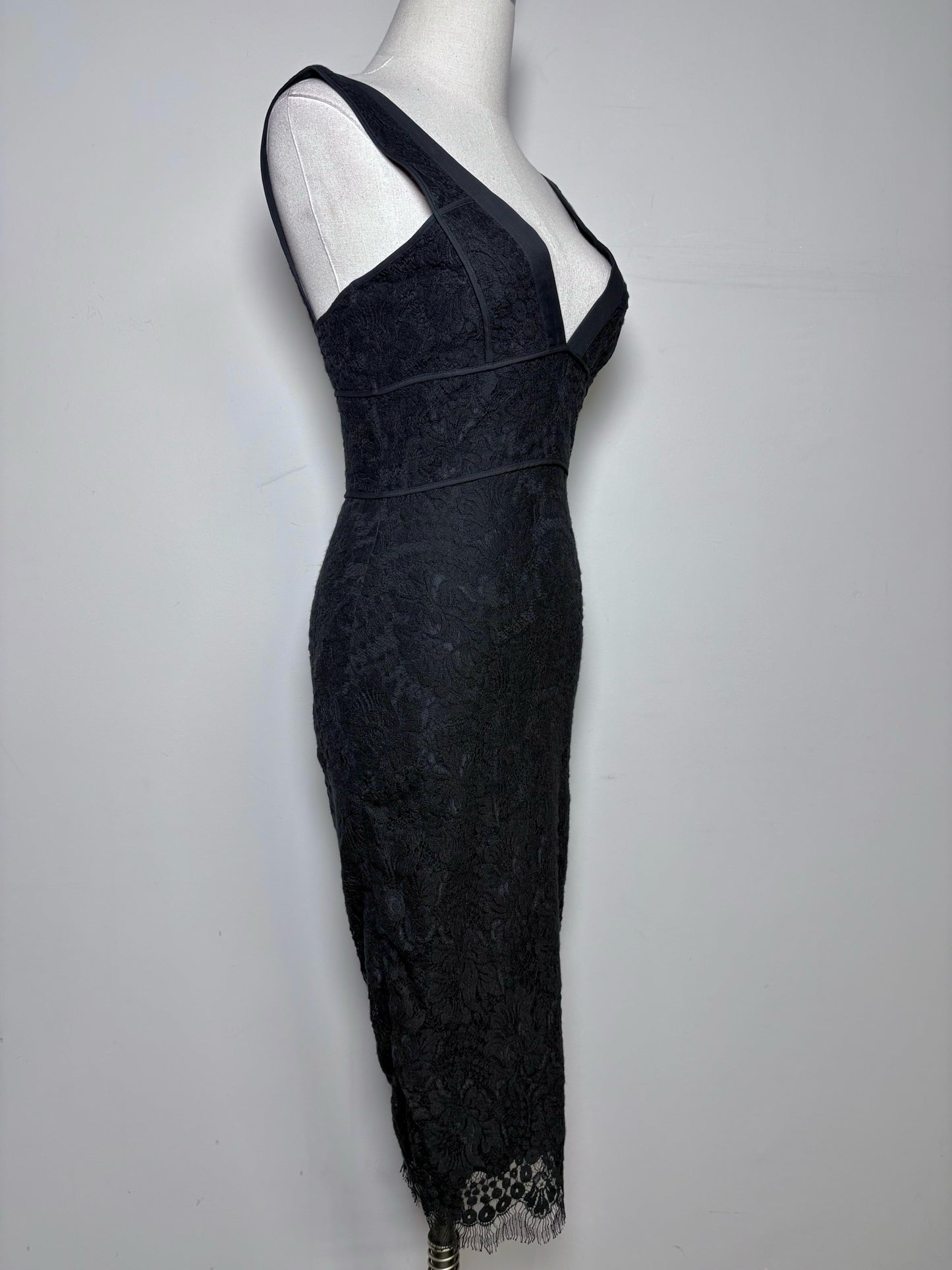 Women Size 8 (4-6 US) Victoria Beckham Black Lace Wool Blend Sheath Dress