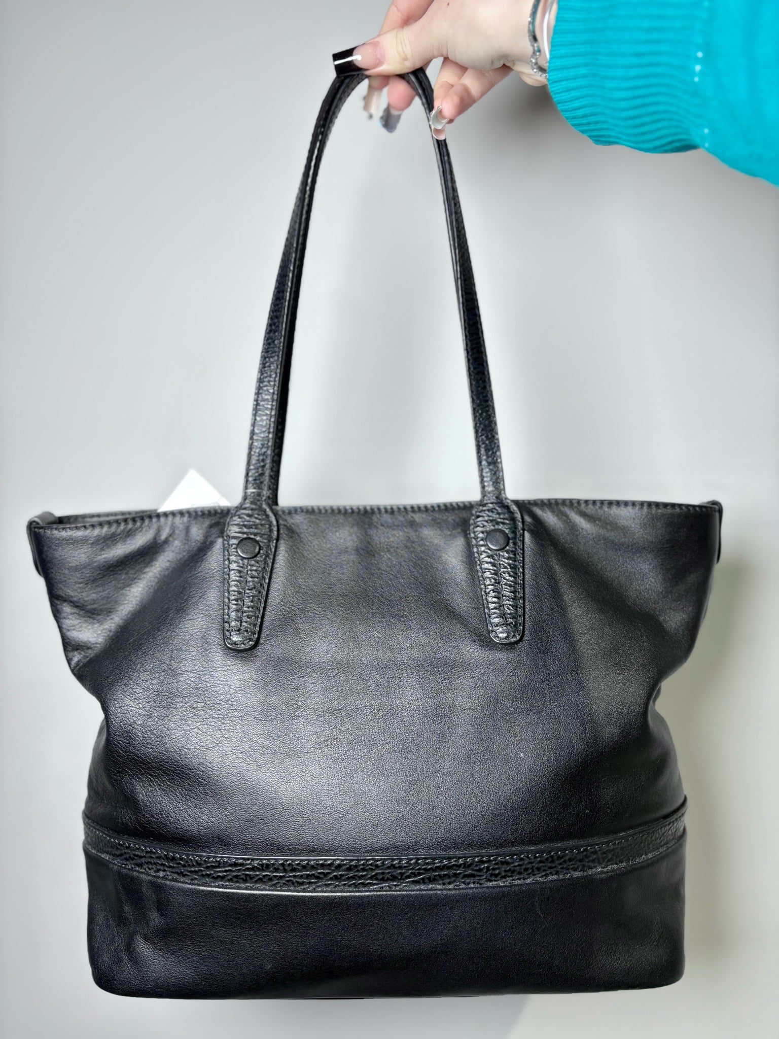 Bally Solid Leather Black Calf Tote Bag – VIDA STYLE SHOP