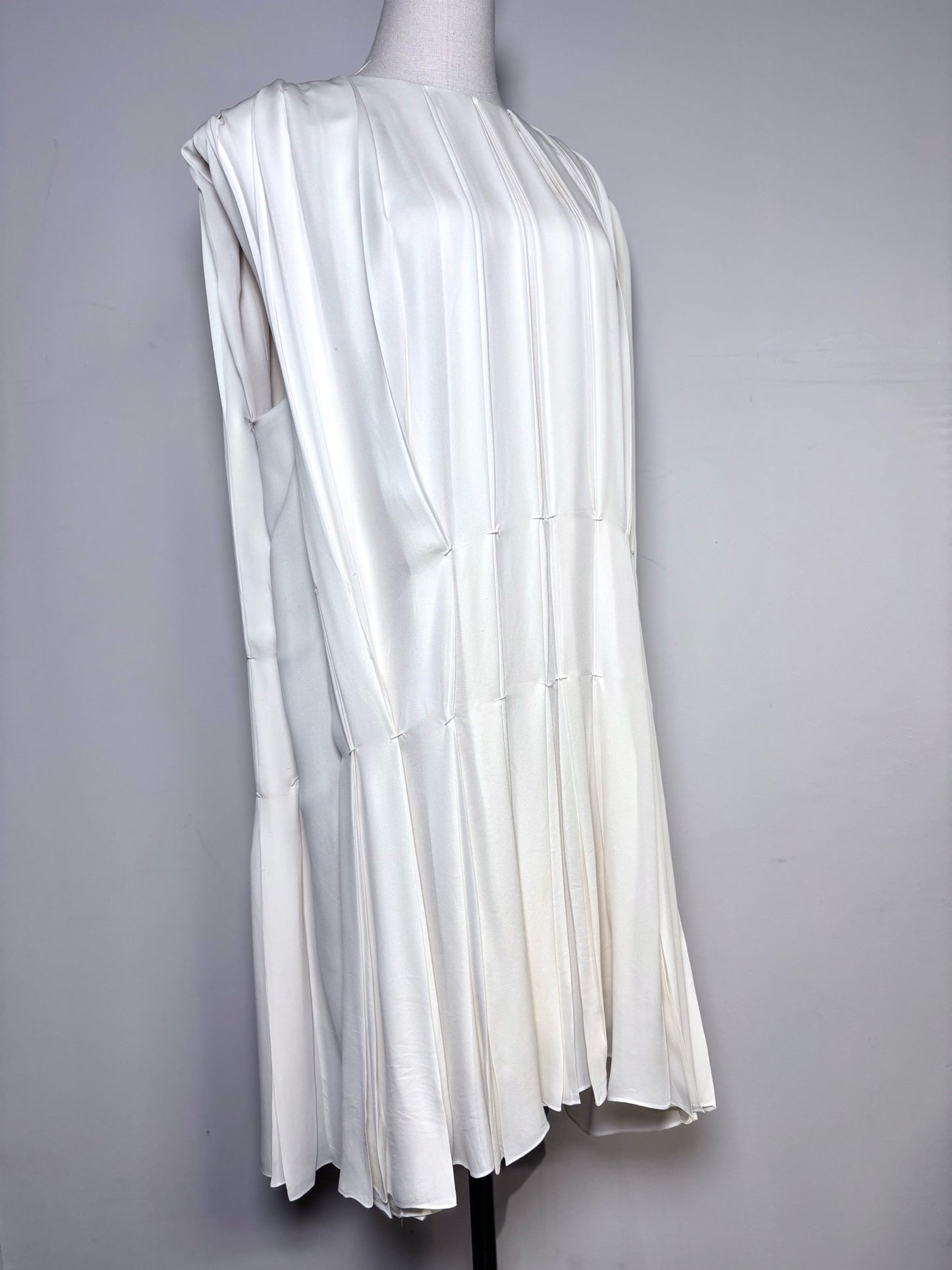 Women Size 8 Khaite Eggshell Blaz Pleated Silk Tent Dress