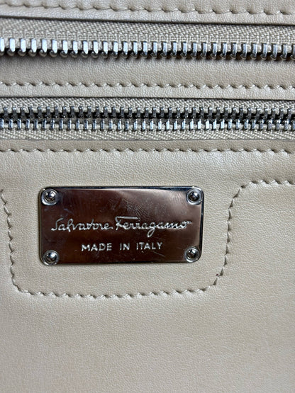 Women's Salvatore Ferragamo Solid Leather Pre-owned Beige Print Large Purse