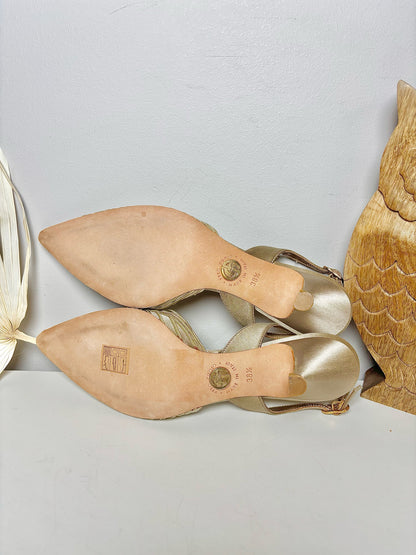 W Shoe Size 38.5 (8 US) Giorgio Armani Off White NWT Pump