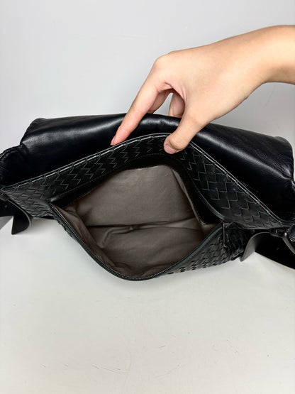 Bottega Veneta Woven Leather Pre-owned Black Calfskin Large Purse