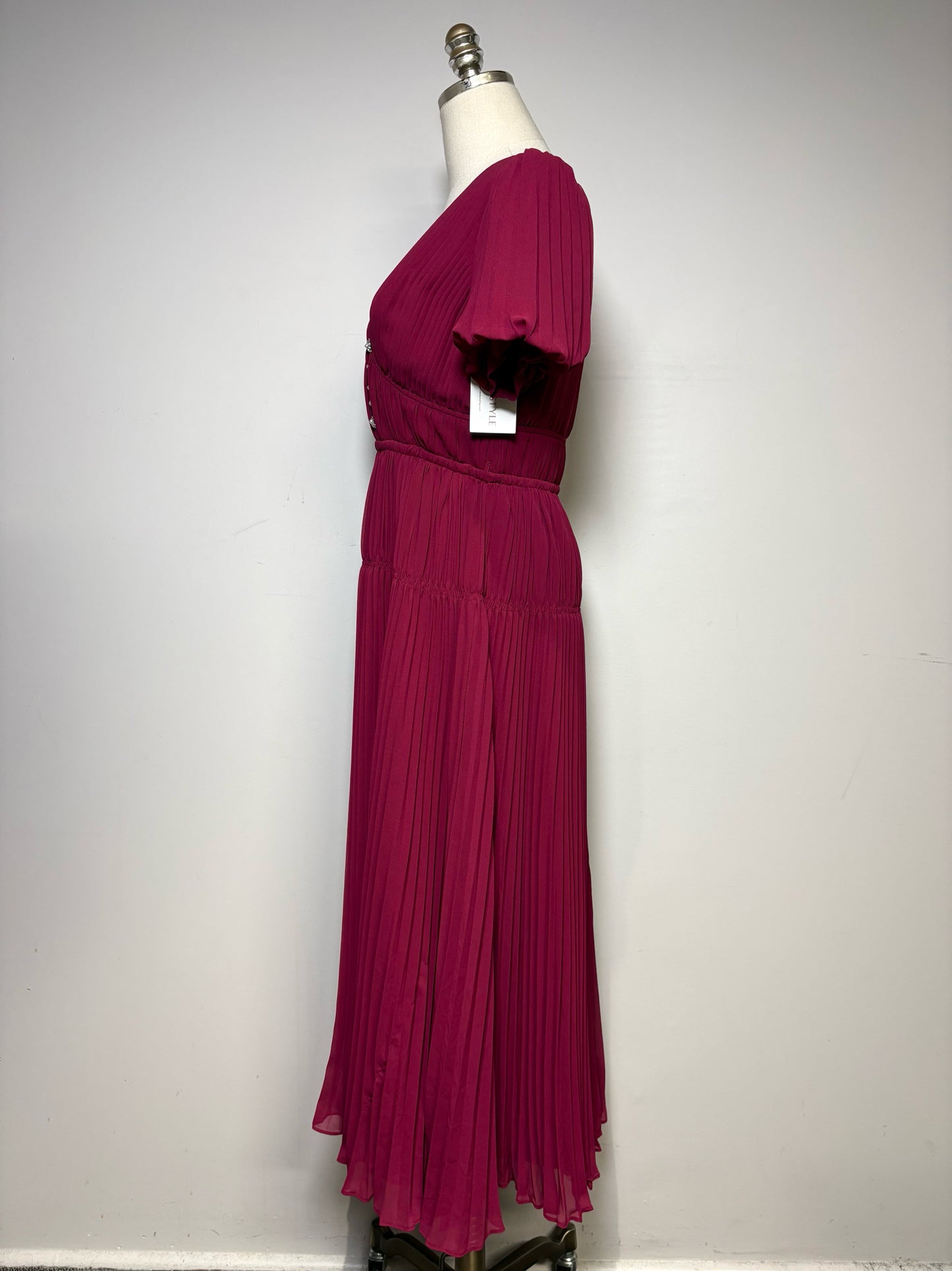 Women Size 4 Self-Portrait Burgundy MIdi Pleats Dress