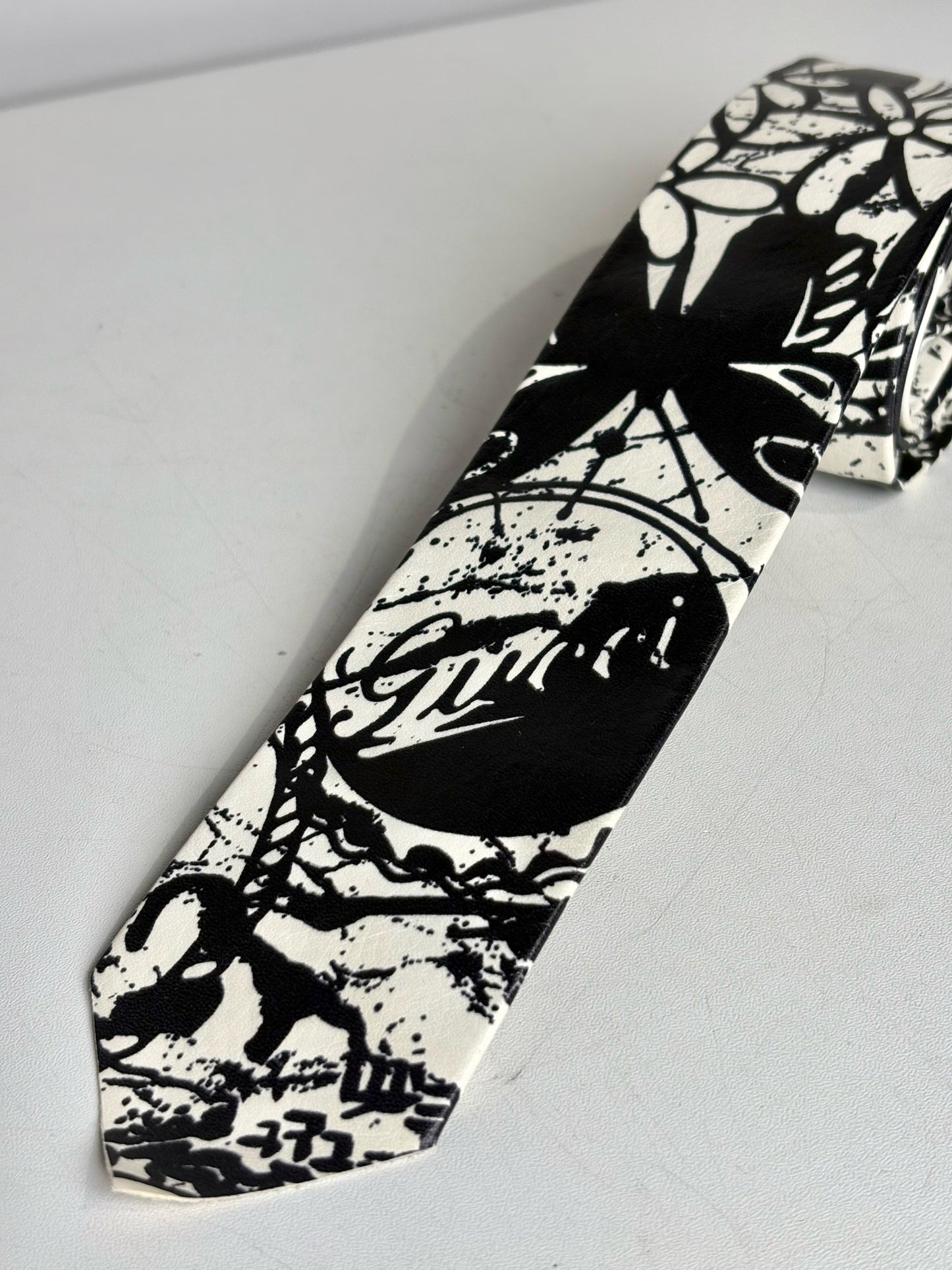 Gucci Off-white, Black Leather Geometric Print Men's Tie
