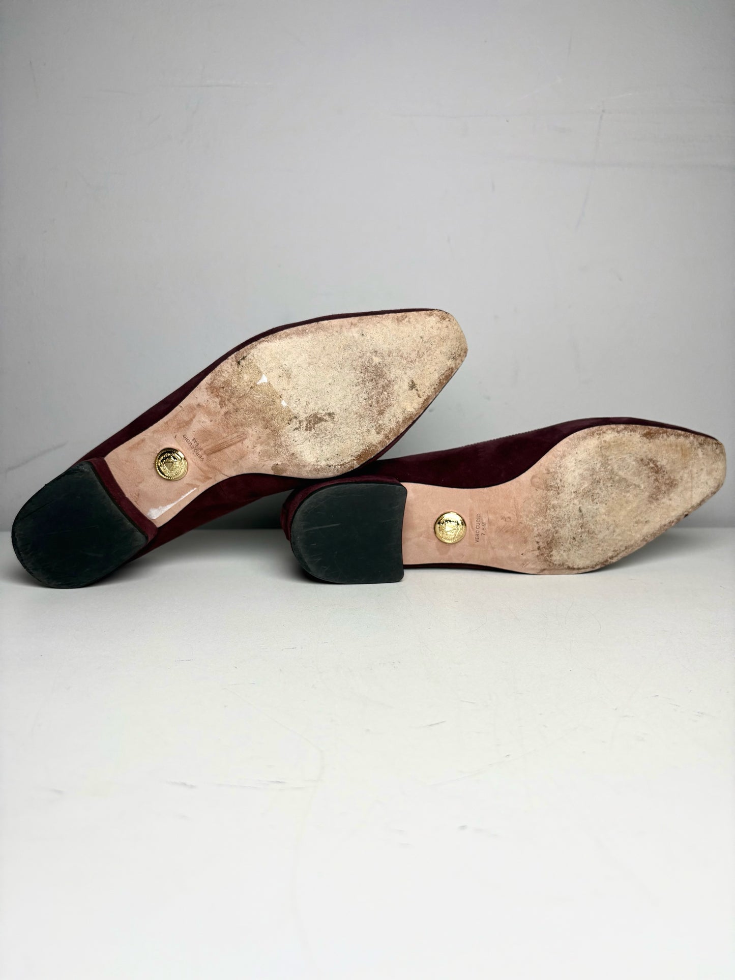 W Shoe Size 7.5 Veronica Beard Burgundy Suede Heels