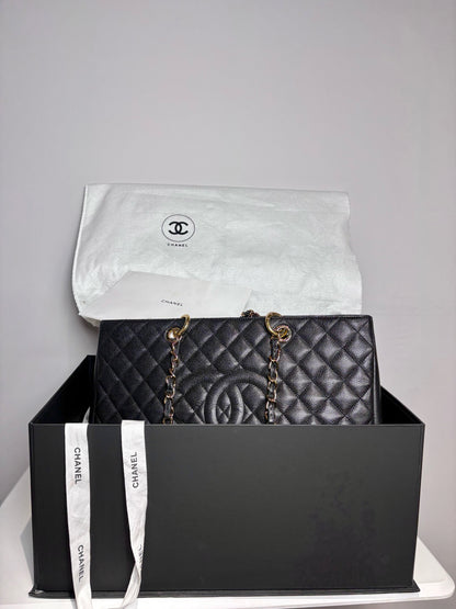Chanel Extra Large GST Caviar Leather Black Quilted 16" Wide Pre-owned Tote