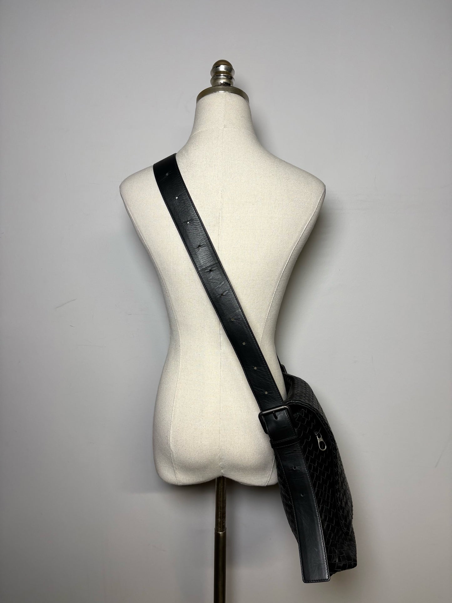 Bottega Veneta Woven Leather Pre-owned Black Calfskin Large Purse