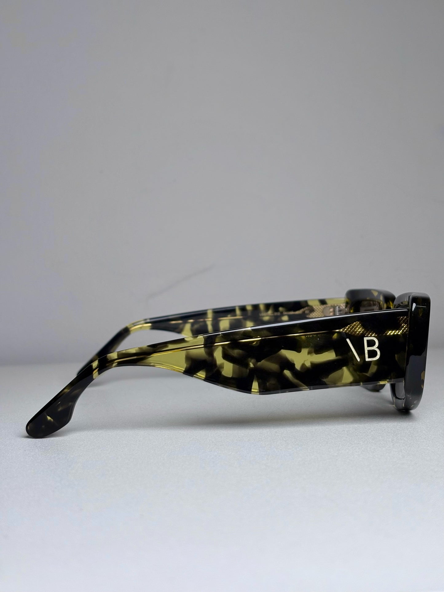 Victoria Beckham Pre-owned Tortoishell Sunglasses