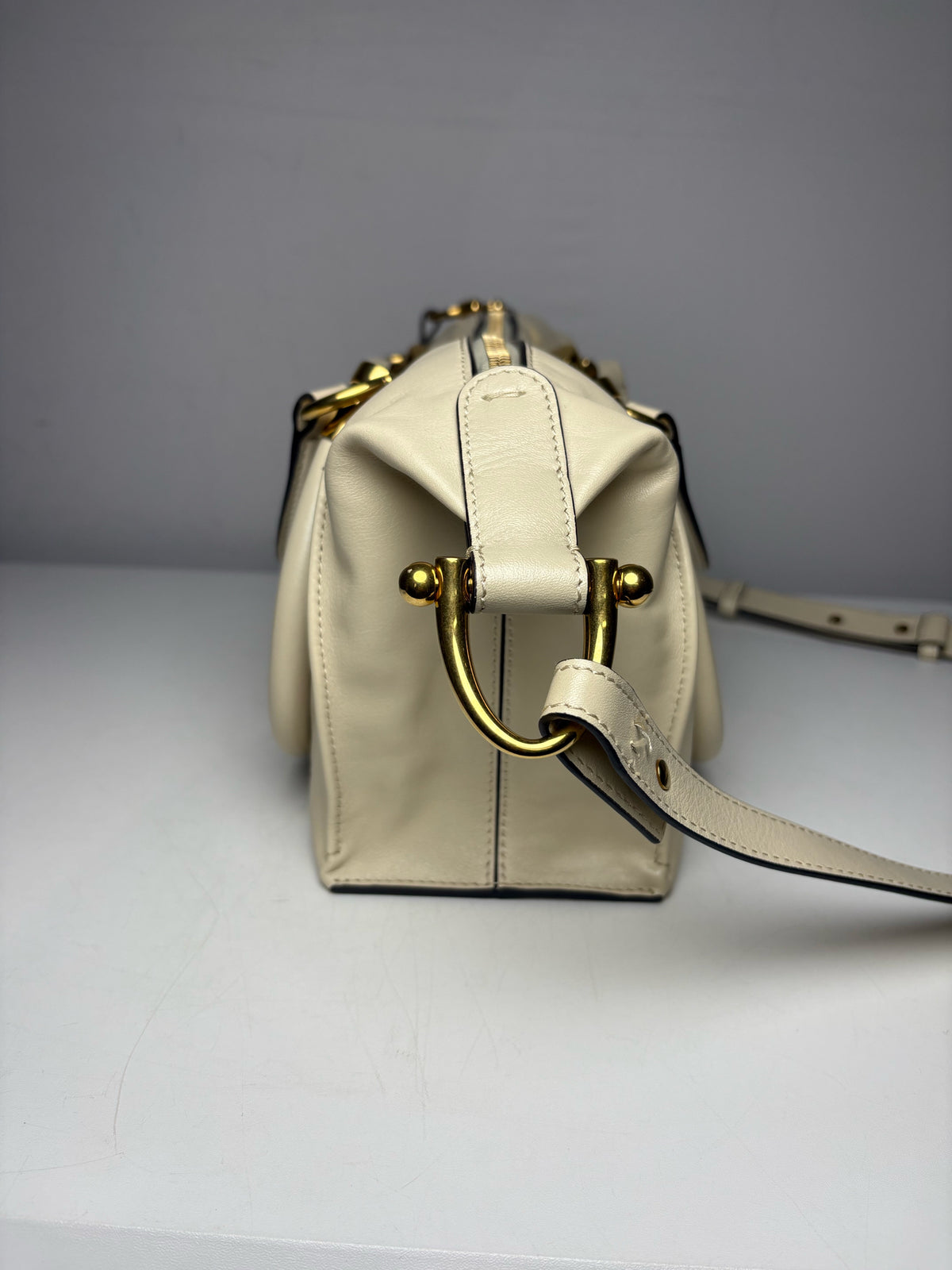 Women's Chloé Small Paraty 24 Cream Sweet Beige Leather Authentic Pre-Owned Shoulder Bag