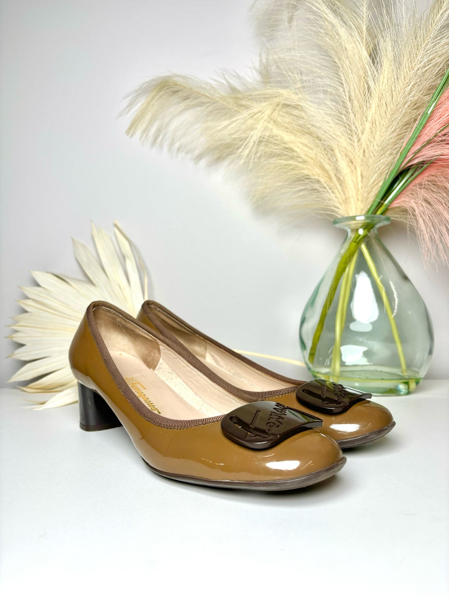 W Shoe Size 8 Salvatore Ferragamo Brown Leather Patent Women's Heels