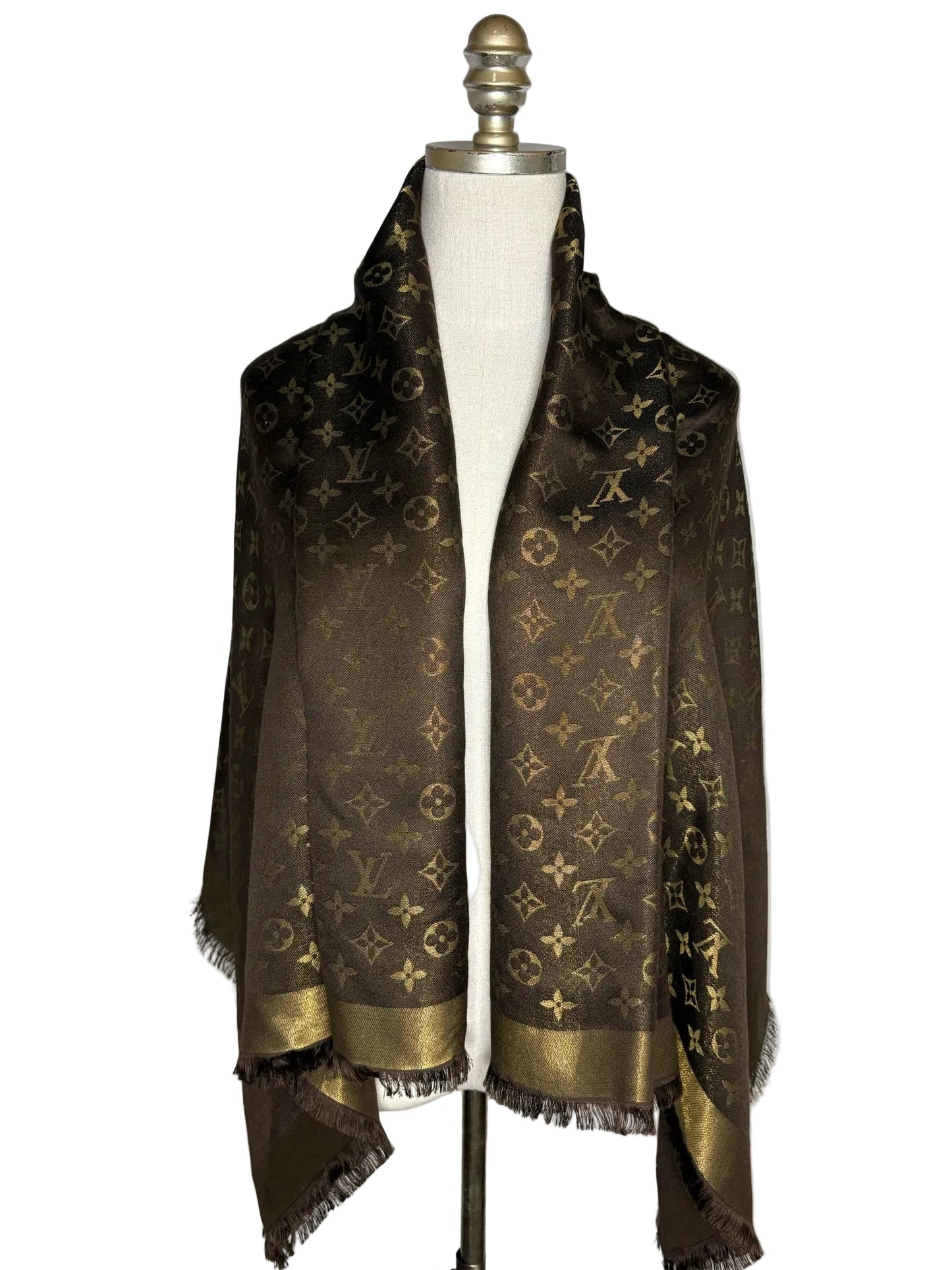 Louis Vuitton Monogram Women's 57 x 57 in.  Pre-owned Scarf/Shawl